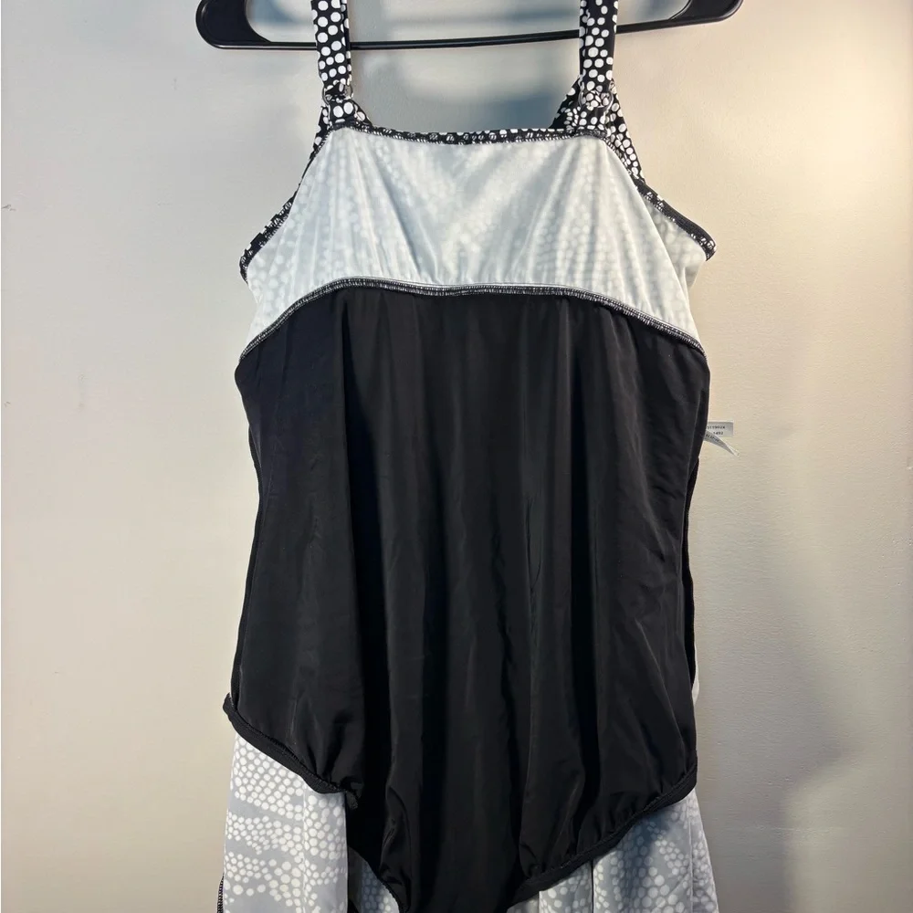 Catherines Black White Swim Dress One Piece Built In Bra 22W